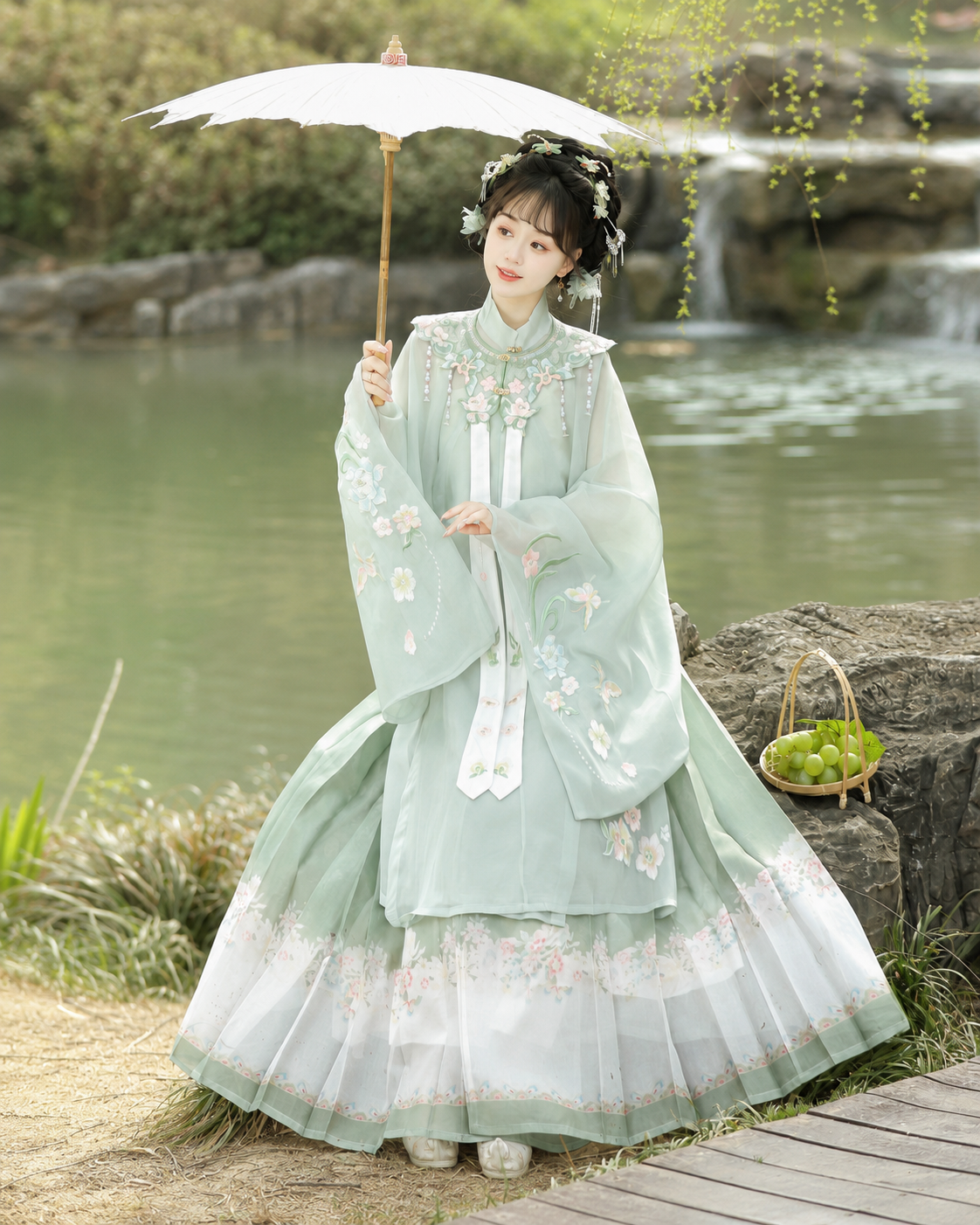 【Chun】Women’s Ming Style Hanfu Set with Cloud Collar and Mamian Skirt