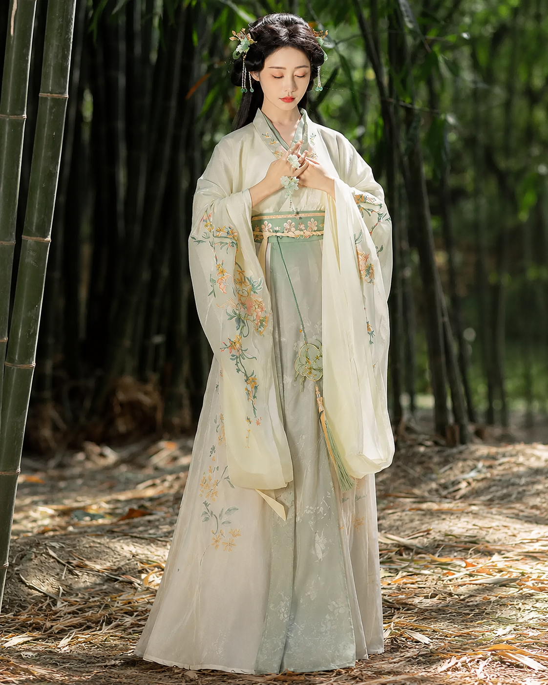 【Chunfeng Shili】Women’s Wei-Jin Style Embroidered Hanfu Set with Wide-Sleeve Top