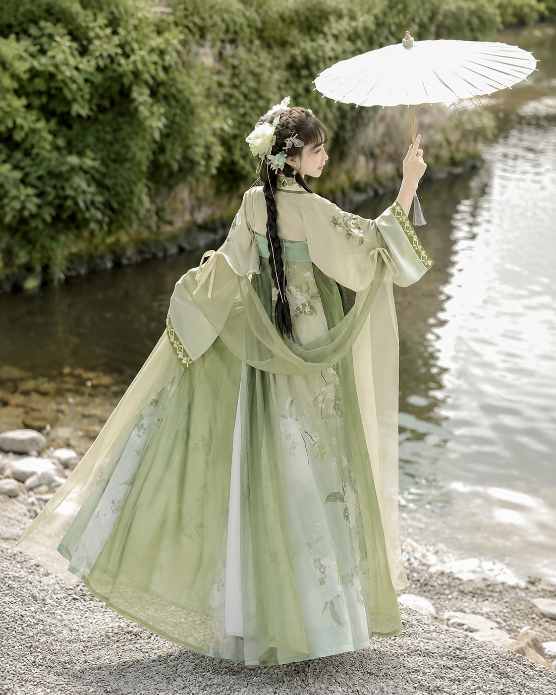【Verdant Spring】Women’s Tang-Style Qixiong Ruqun Hanfu Set with Embroidered Floral Design