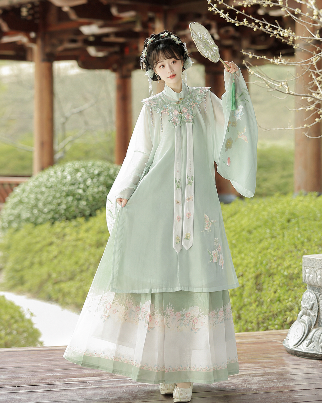 【Chun】Women’s Ming Style Hanfu Set with Cloud Collar and Mamian Skirt