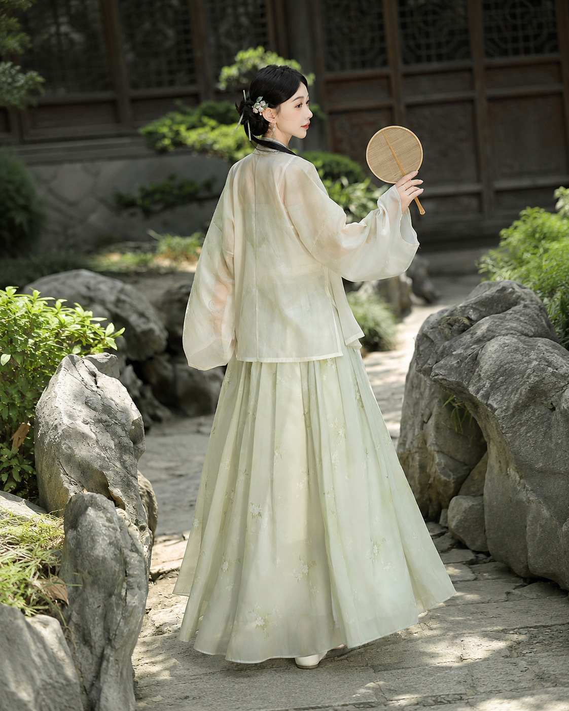 【Qingyou Zhiying】Women’s Song Style Embroidered Hanfu Set with Cardigan and Camisole